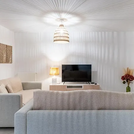 La Canopee D'annecy - Spacieux T3 Situe A L'entree De La Vieille Avec Garage Et Grande Terasse Apartment