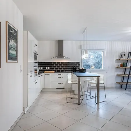 La Canopee D'annecy - Spacieux T3 Situe A L'entree De La Vieille Avec Garage Et Grande Terasse Apartment Annecy