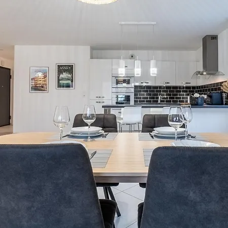La Canopee D'annecy - Spacieux T3 Situe A L'entree De La Vieille Avec Garage Et Grande Terasse * Annecy