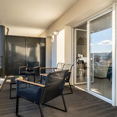 La Canopee D'annecy - Spacieux T3 Situe A L'entree De La Vieille Avec Garage Et Grande Terasse Appartement