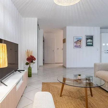 La Canopee D'annecy - Spacieux T3 Situe A L'entree De La Vieille Avec Garage Et Grande Terasse