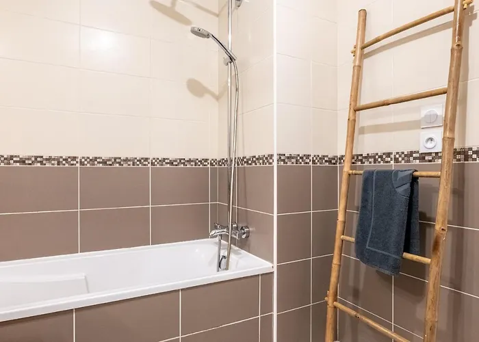 La Canopee D'annecy - Spacieux T3 Situe A L'entree De La Vieille Avec Garage Et Grande Terasse Apartment *