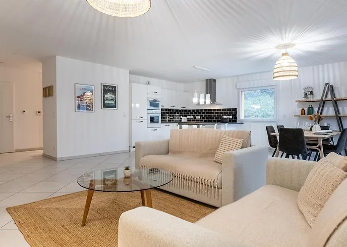 La Canopee D'annecy - Spacieux T3 Situe A L'entree De La Vieille Avec Garage Et Grande Terasse Annecy