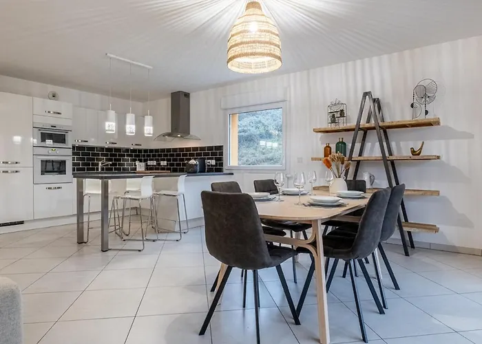 Apartment La Canopee D'annecy - Spacieux T3 Situe A L'entree De La Vieille Avec Garage Et Grande Terasse Annecy